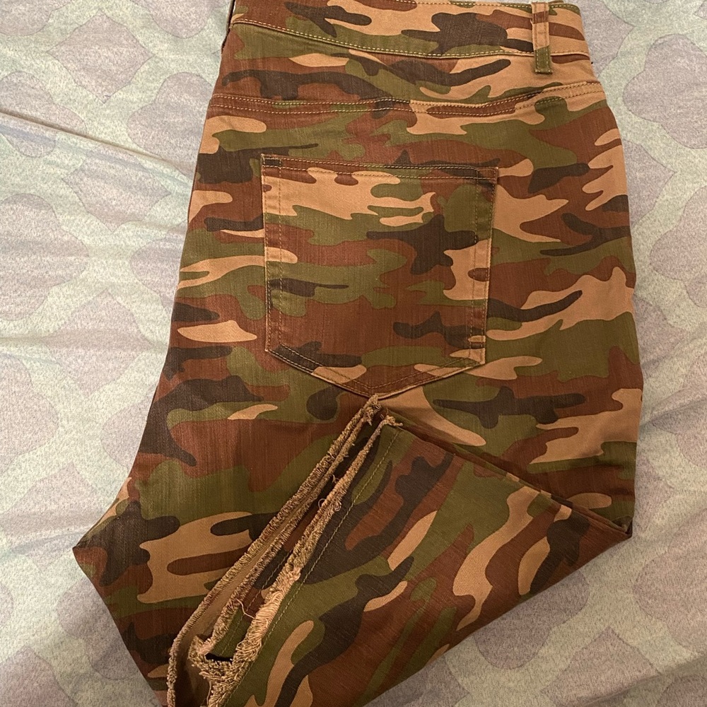 Camo Cargo Ripped Shorts